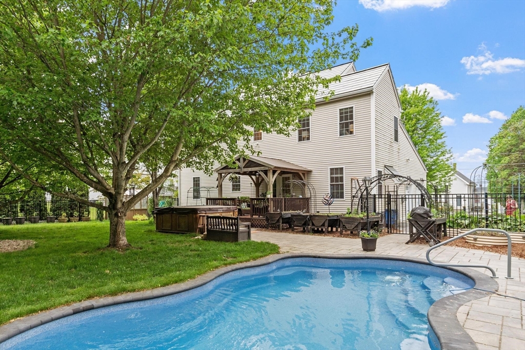 83 Pleasant St