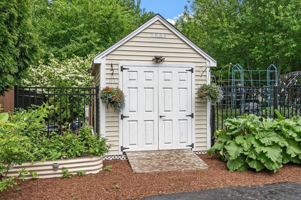 83 Pleasant St