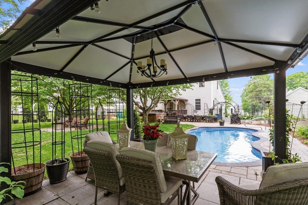 83 Pleasant St
