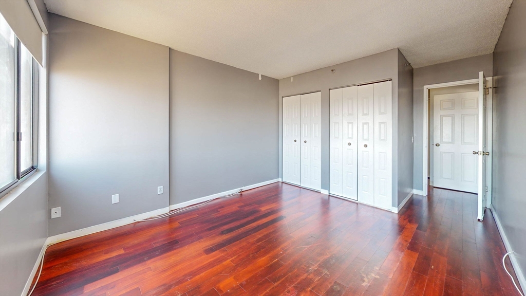 250 Hammond Pond Pkwy # 1203N