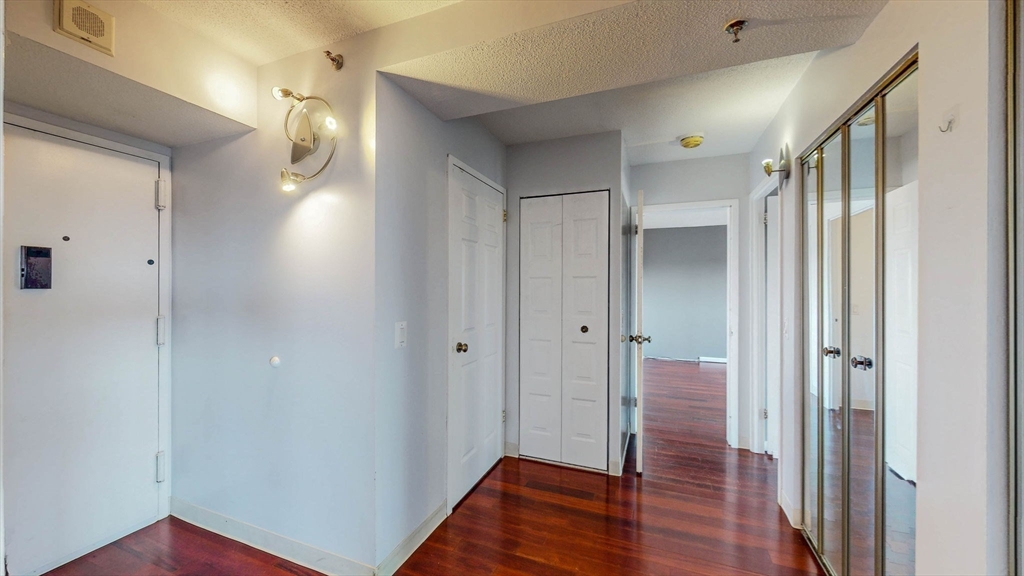 250 Hammond Pond Pkwy # 1203N