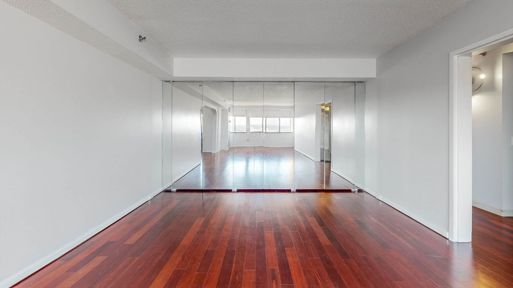 250 Hammond Pond Pkwy # 1203N