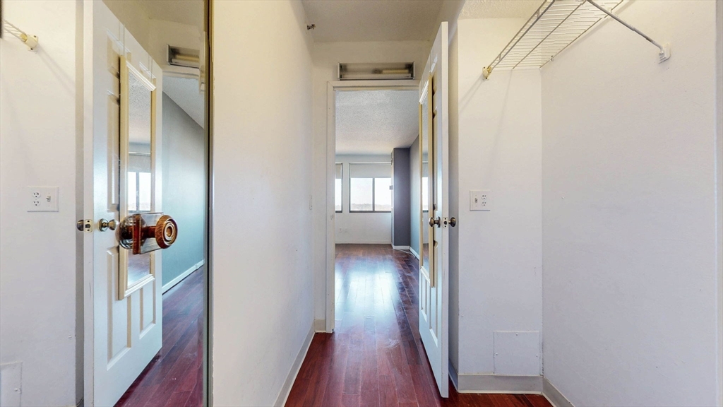 250 Hammond Pond Pkwy # 1203N