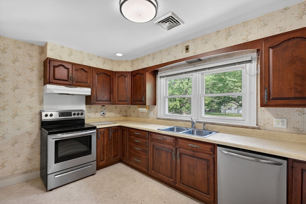 61 Harvard Rd