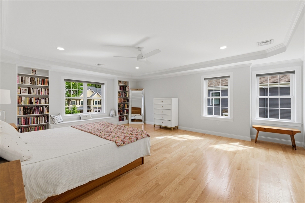 20 Larchmont Lane