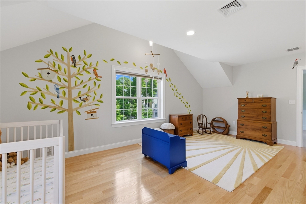 20 Larchmont Lane