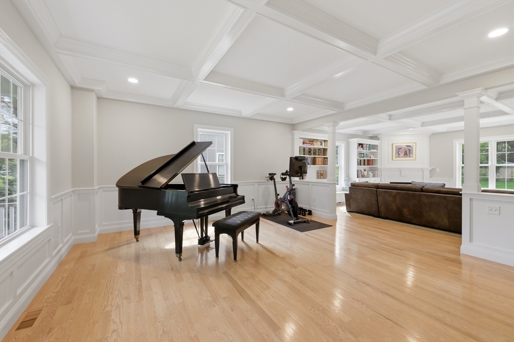 20 Larchmont Lane