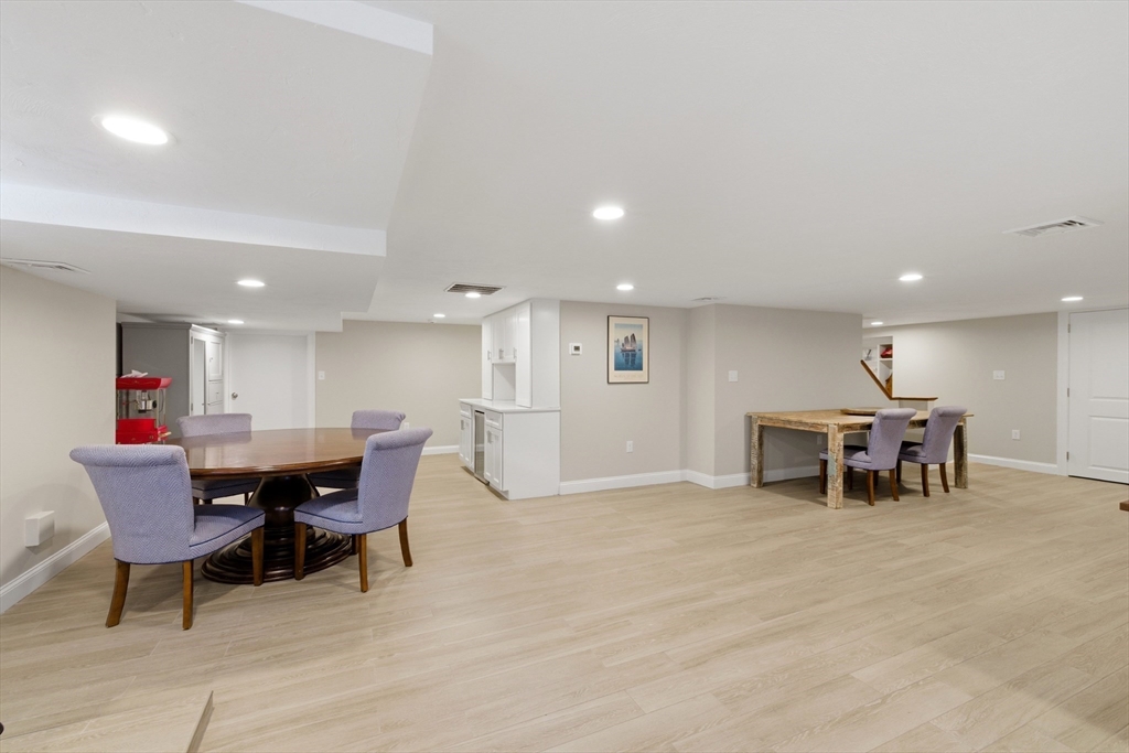 20 Larchmont Lane