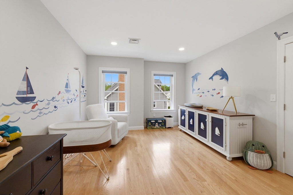 20 Larchmont Lane