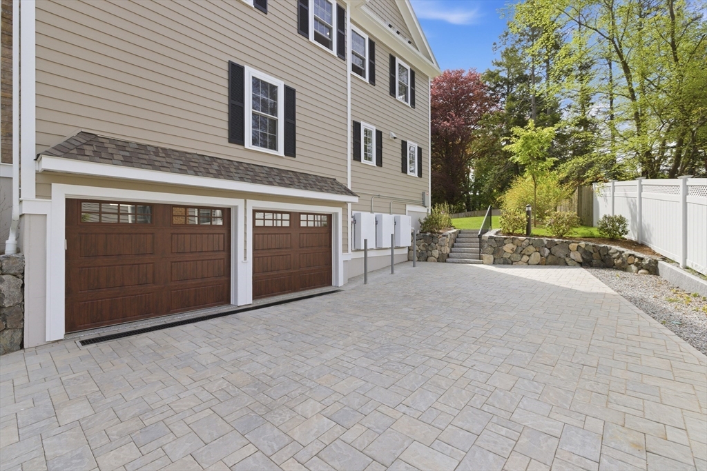 20 Larchmont Lane