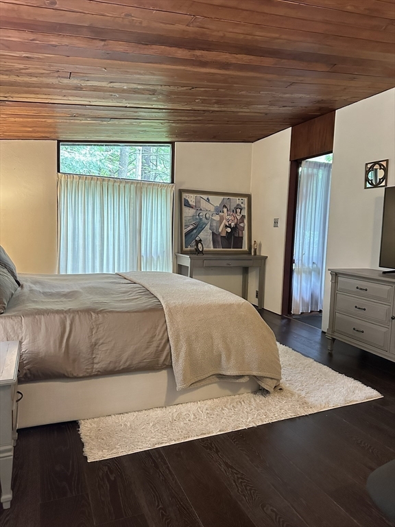 23 Peacock Farm Road