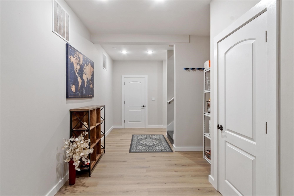 124 Main St # 1