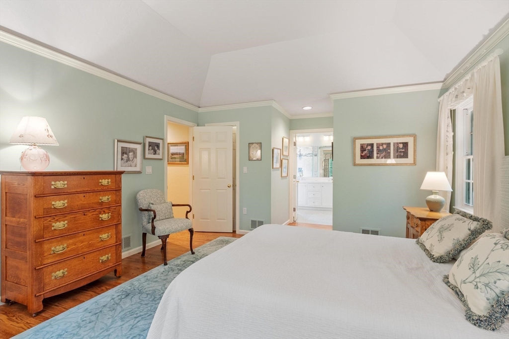 36 Pickman Dr
