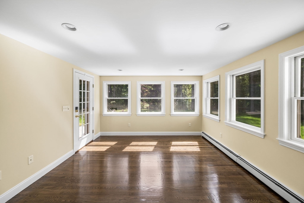 30 Meadow Dr