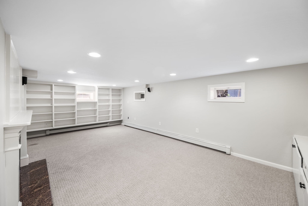 30 Meadow Dr