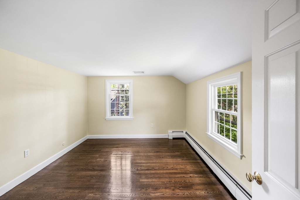 30 Meadow Dr