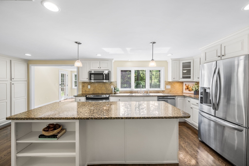 30 Meadow Dr
