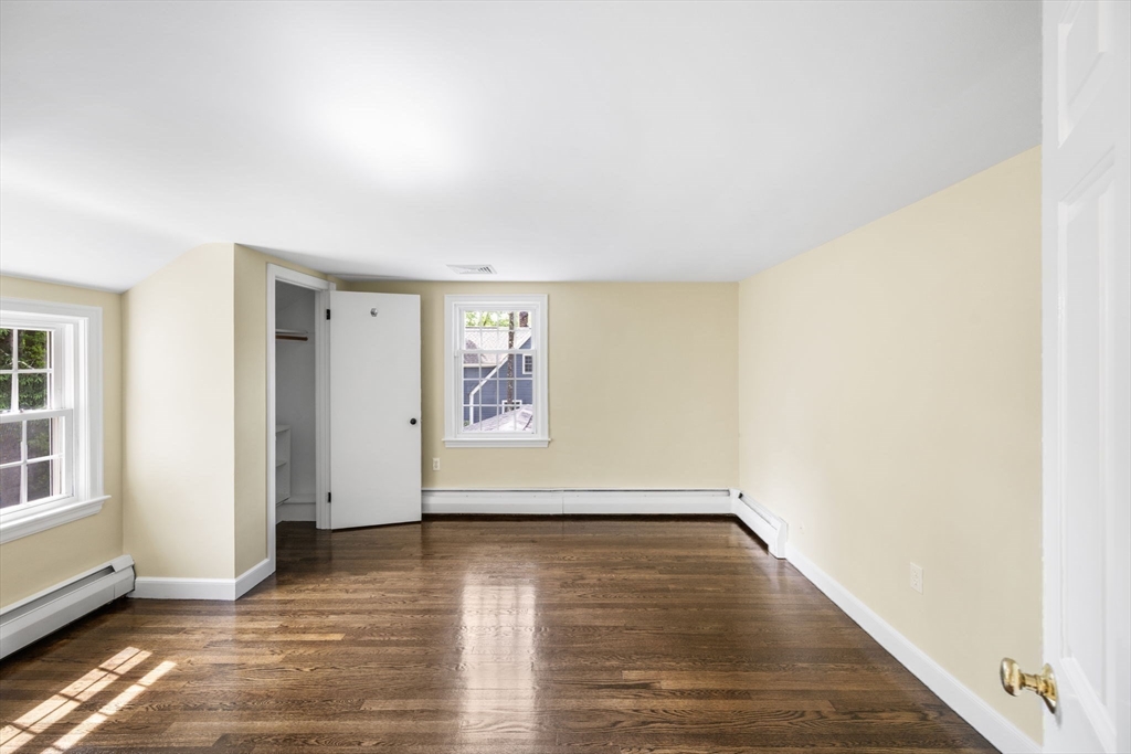 30 Meadow Dr