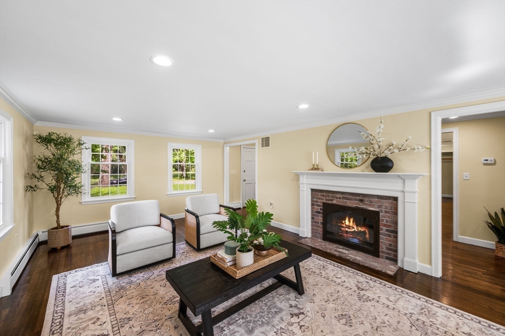 30 Meadow Dr
