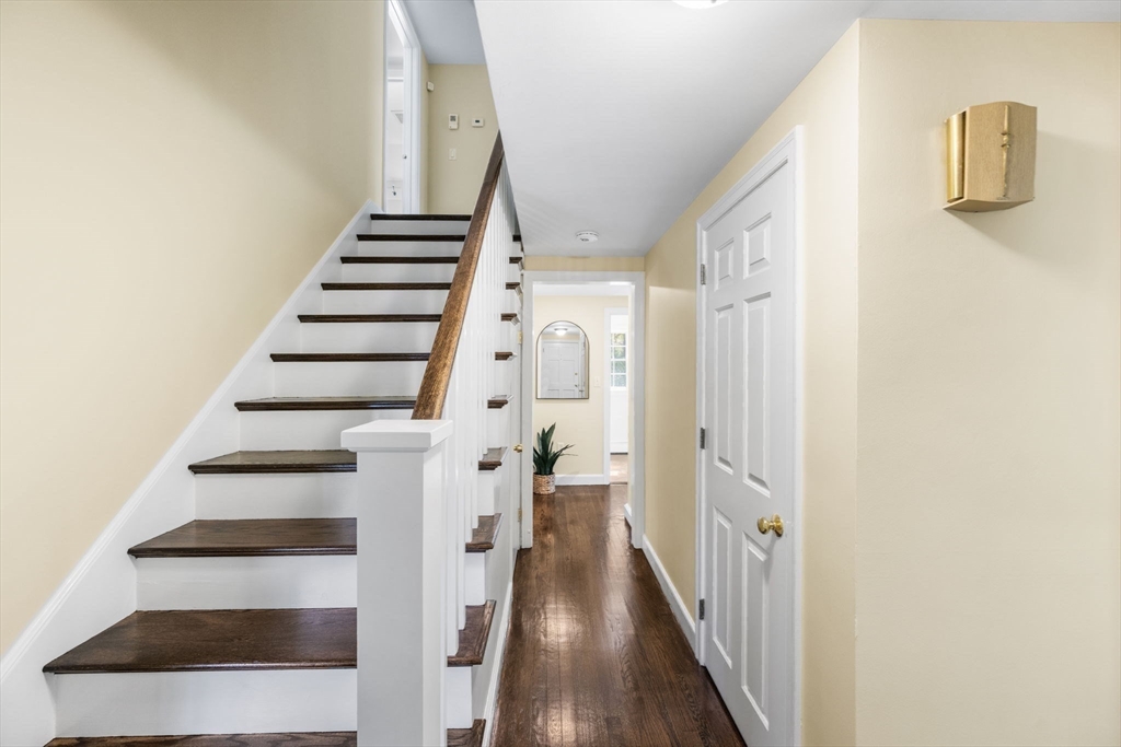 30 Meadow Dr