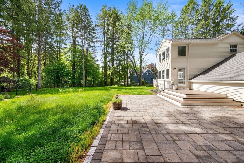 30 Meadow Dr