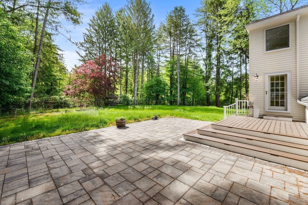 30 Meadow Dr