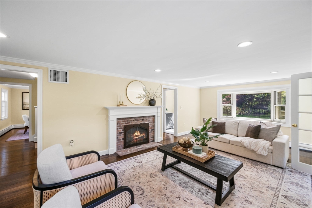 30 Meadow Dr