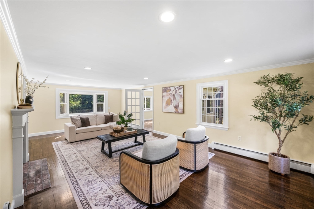 30 Meadow Dr