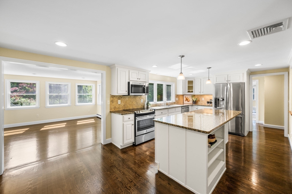 30 Meadow Dr