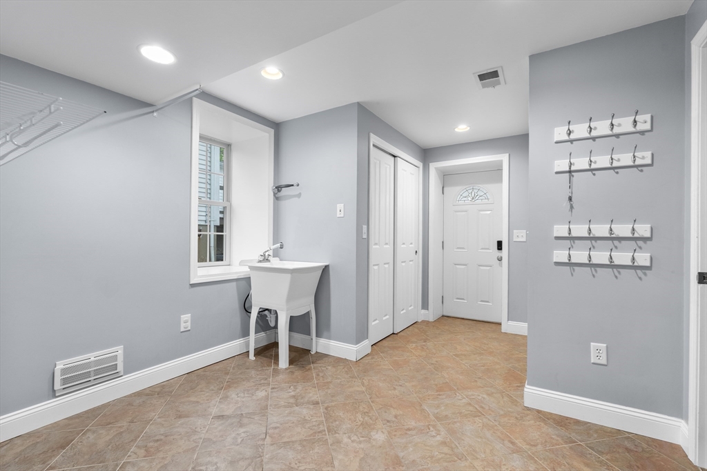 130 Gaston St