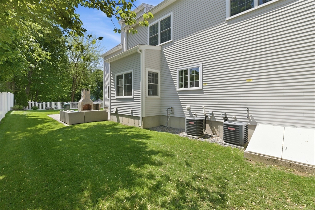 4 Augustus Rd