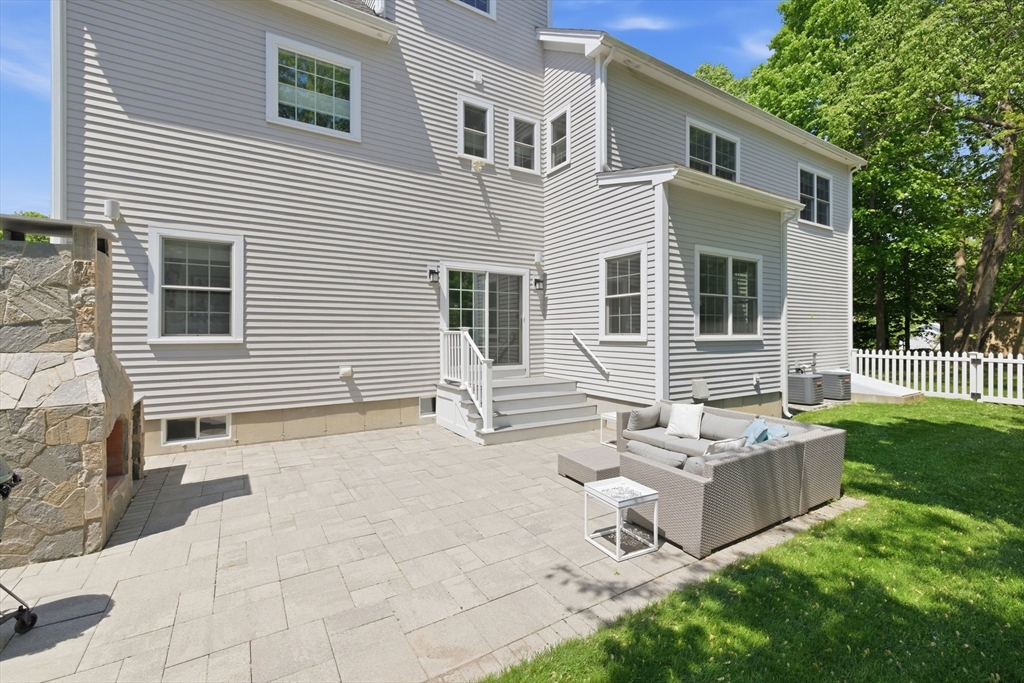 4 Augustus Rd