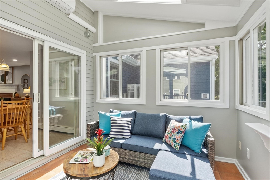 10 John Swift Rd