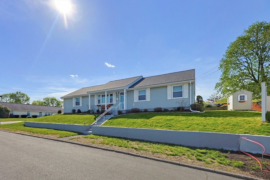 2 Theresa Rd