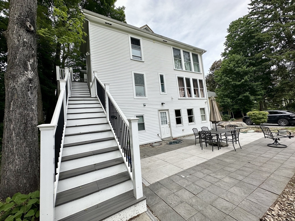 13 Mill St