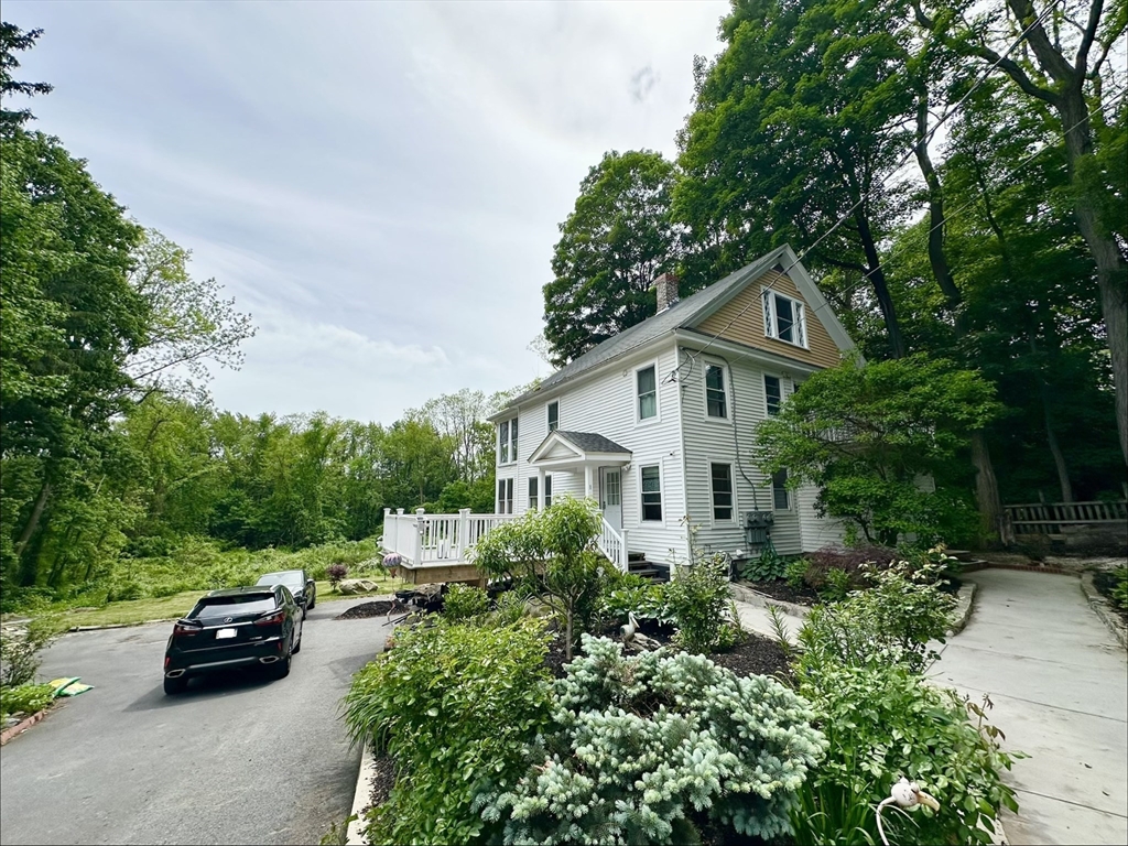 13 Mill St