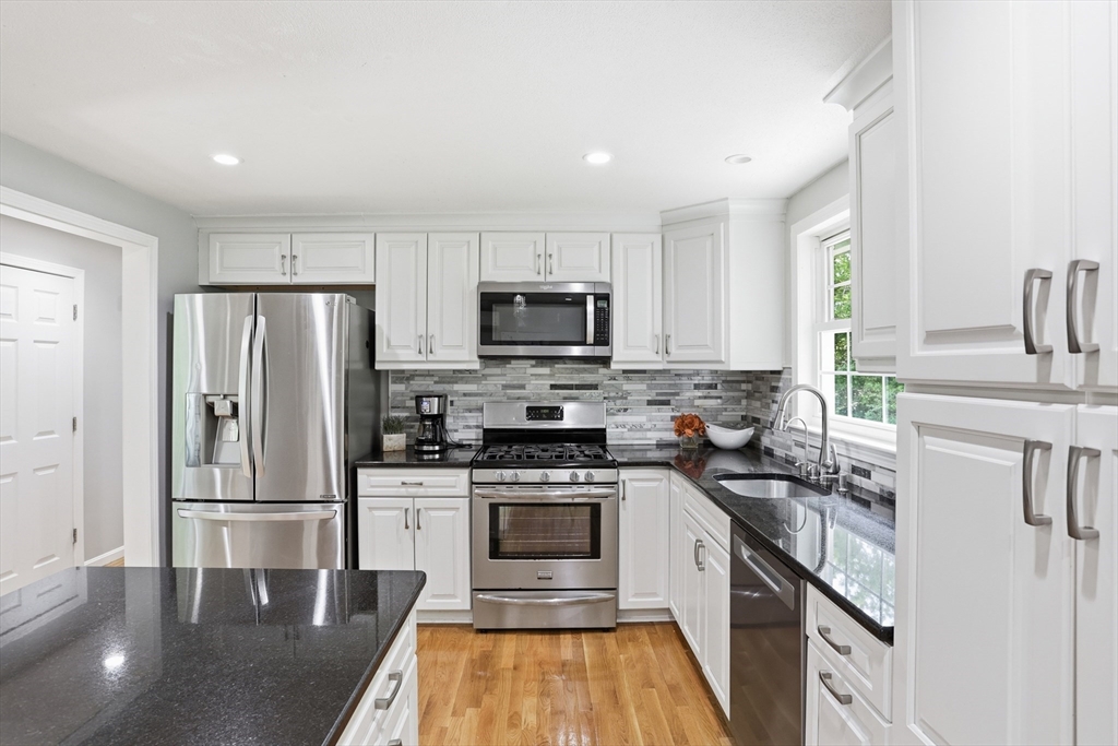 33 Simon Willard Rd