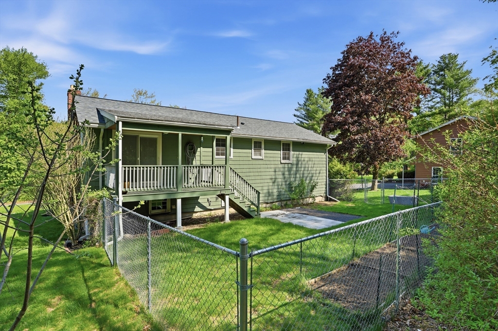 33 Simon Willard Rd