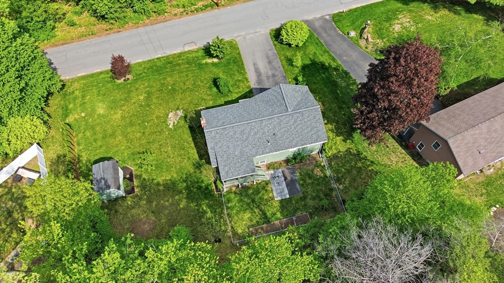 33 Simon Willard Rd