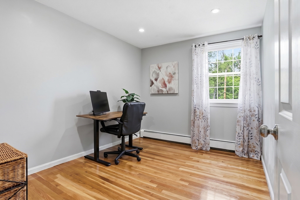 33 Simon Willard Rd