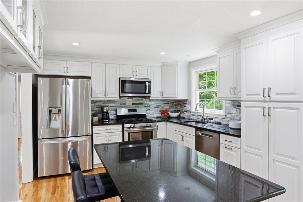 33 Simon Willard Rd