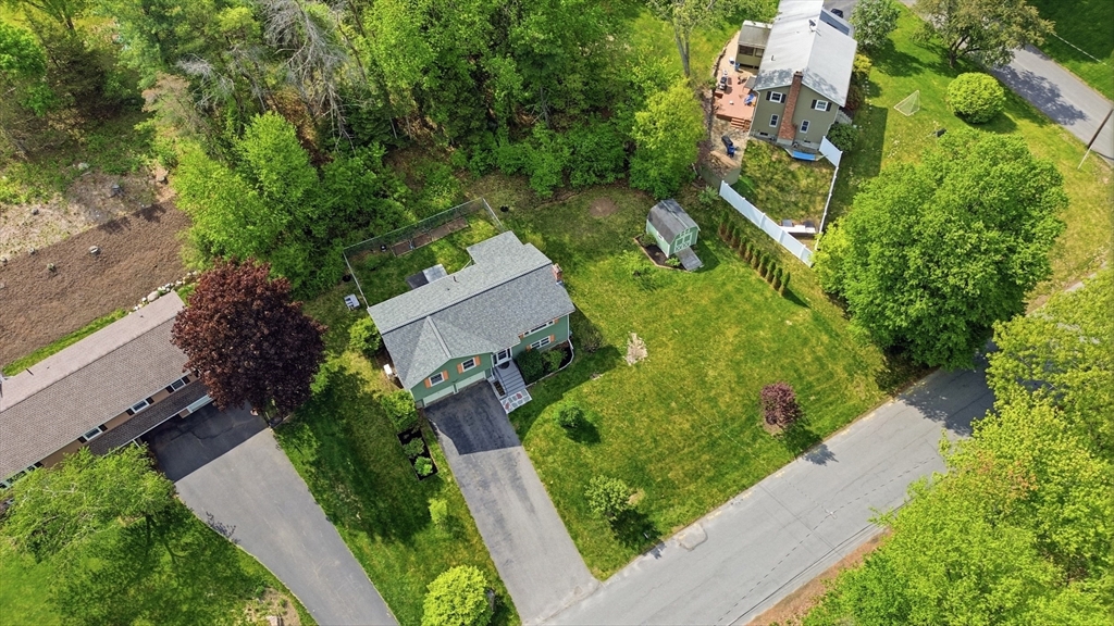 33 Simon Willard Rd