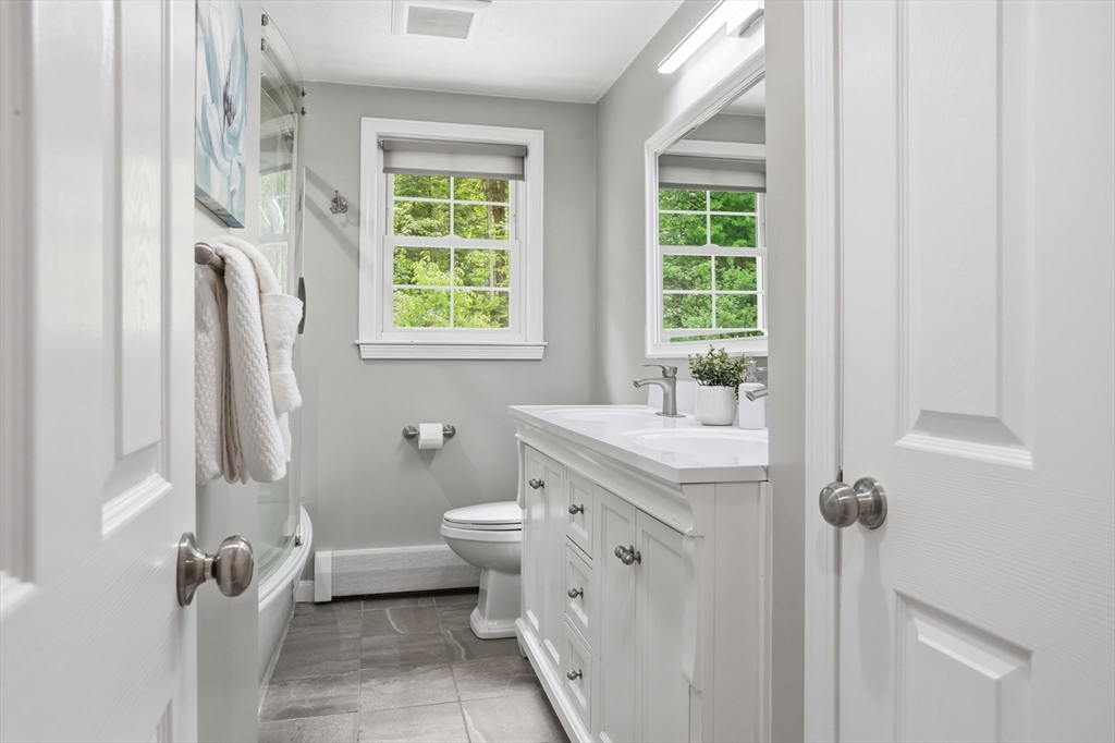 33 Simon Willard Rd