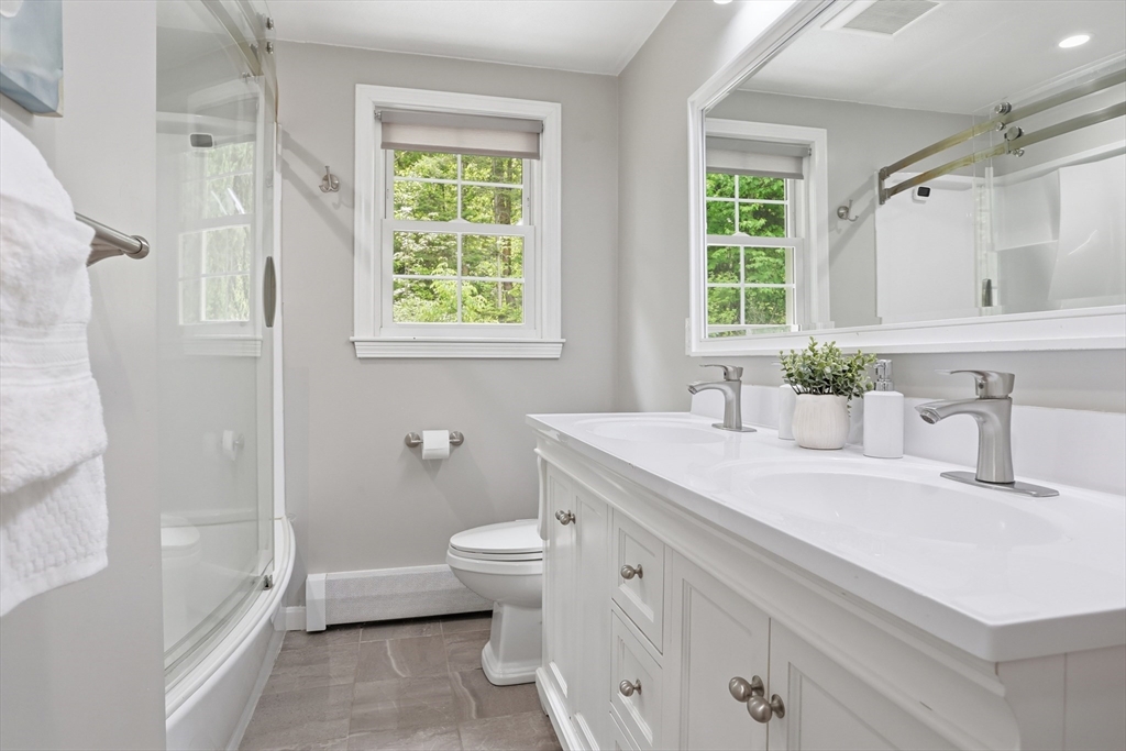 33 Simon Willard Rd