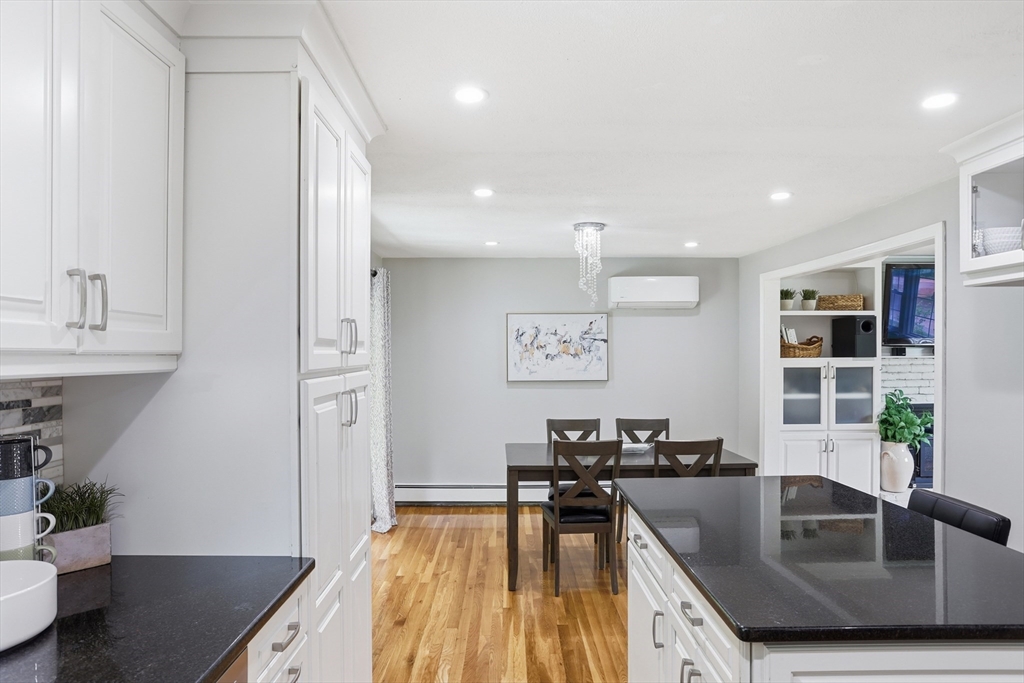 33 Simon Willard Rd