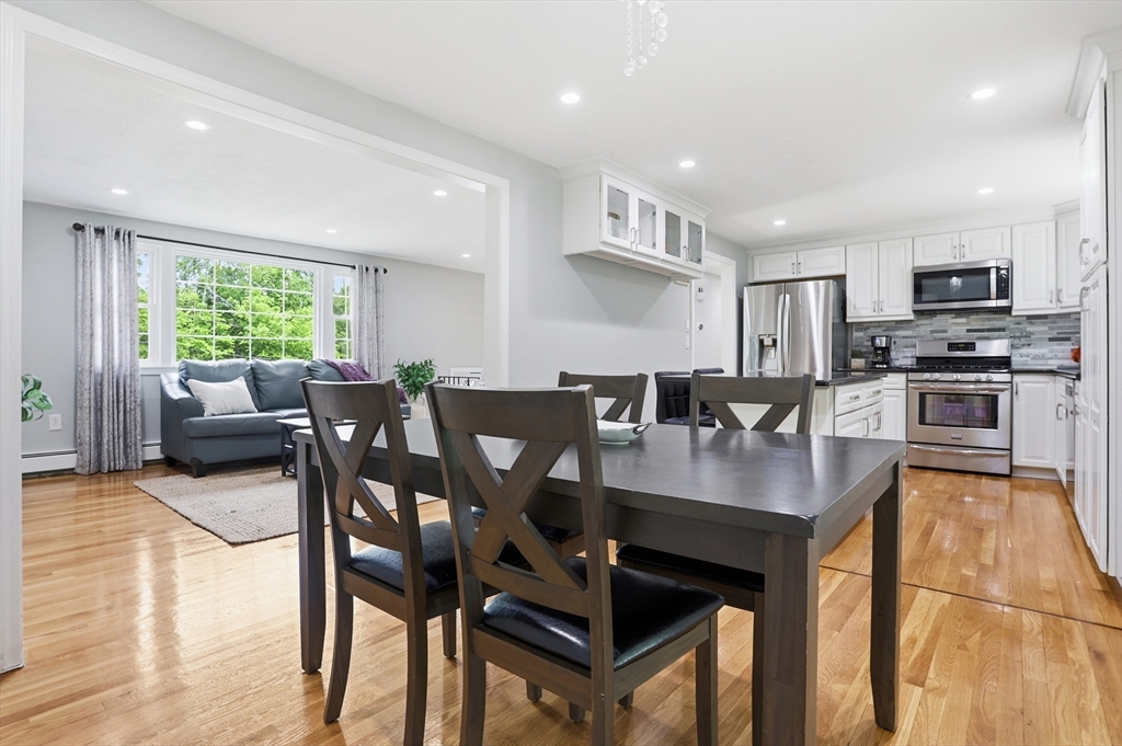 33 Simon Willard Rd