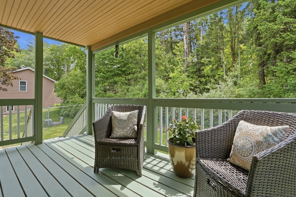 33 Simon Willard Rd