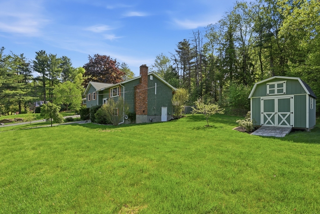33 Simon Willard Rd