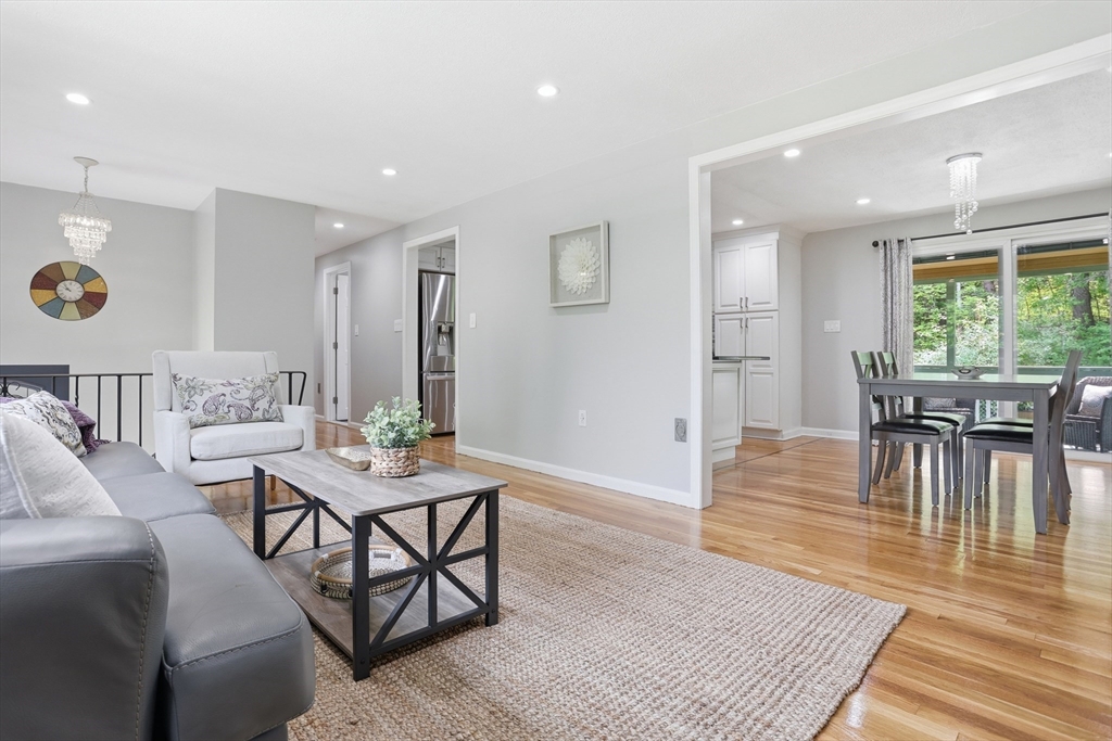 33 Simon Willard Rd