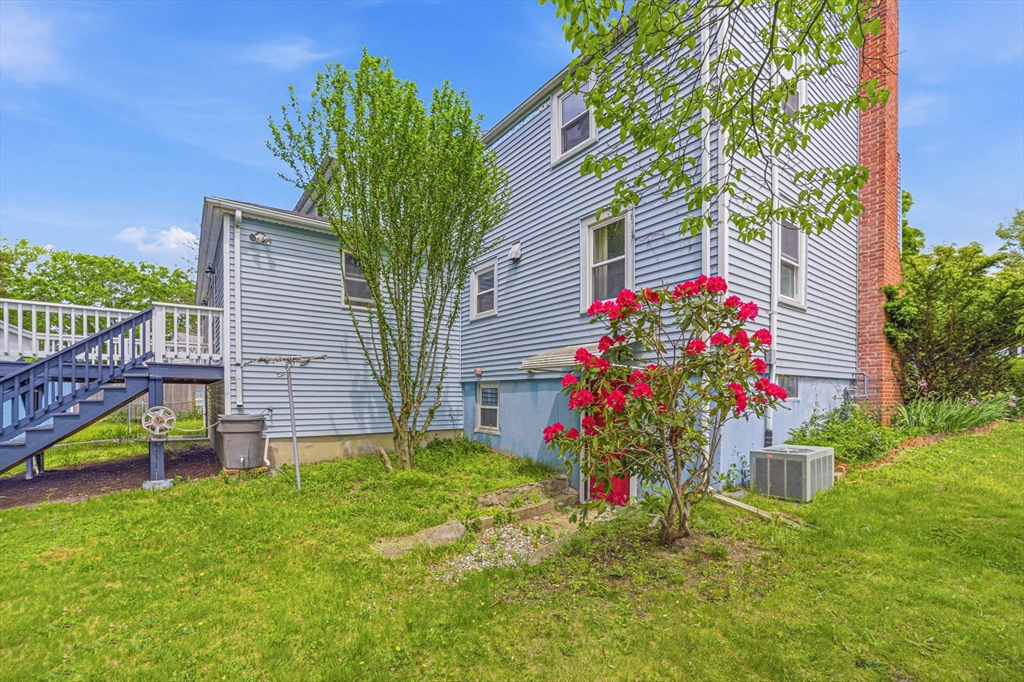 229 Summer St
